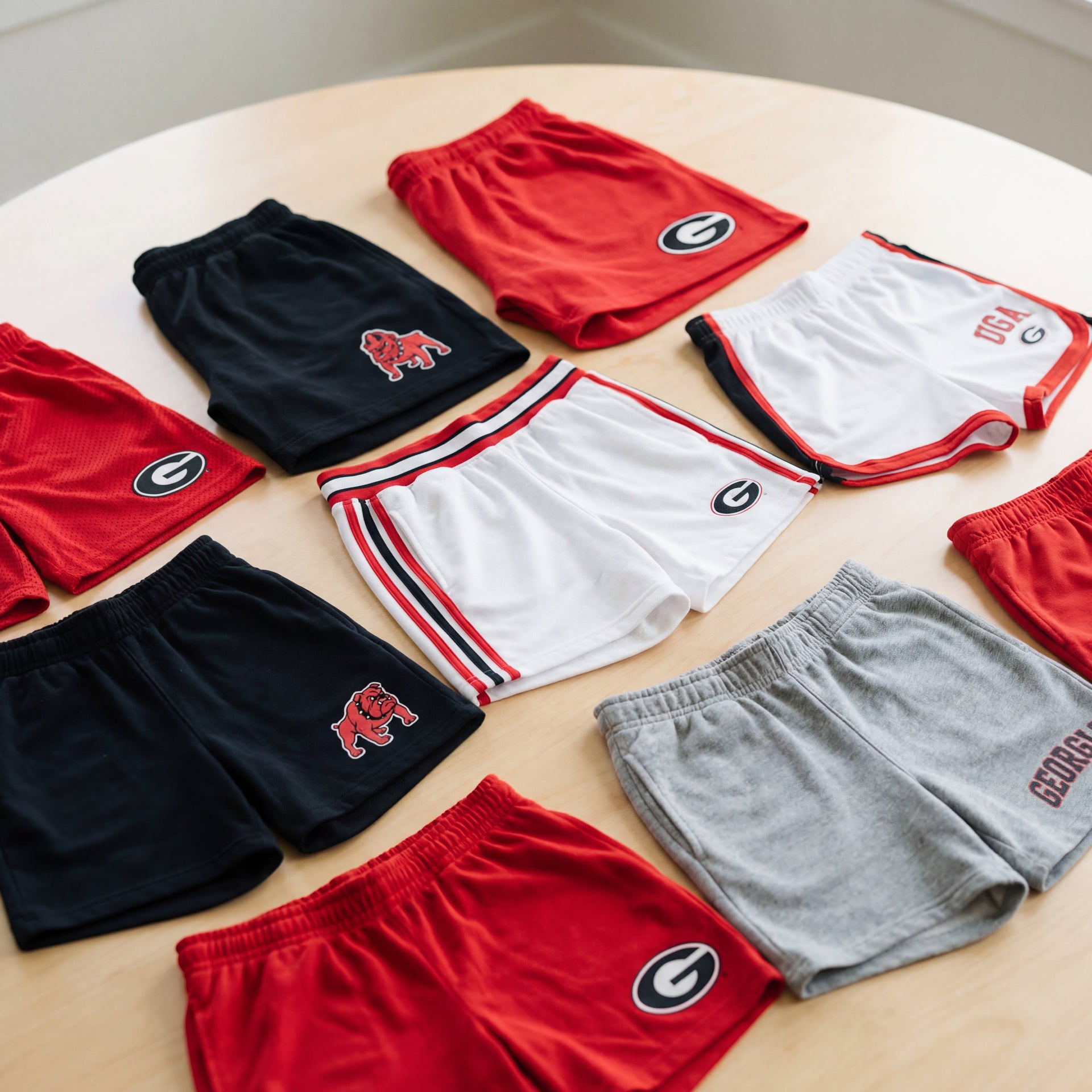 Georgia Bulldogs Shorts - Arena Graffiti
