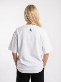 UGA Bulldogs women's Georgia Mark Heavyweight Tee by Arena Graffiti featuring a front graphic of the Georgia Bulldogs logo on a navy shirt